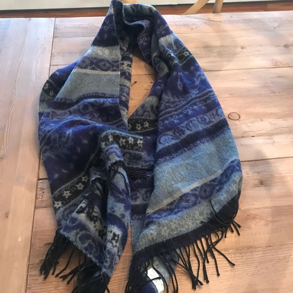 Lord and Taylor made in Italy Large Scarf/Wrap - Picture 5 of 5